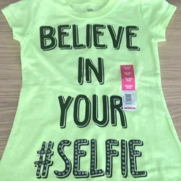 💥🆕Girl #Selfie Neon Tee XS🆕 - Picture 2 of 3